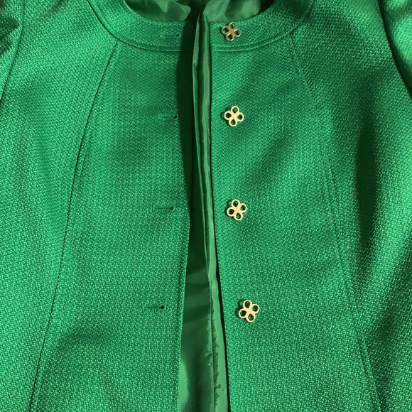 Green Tahari jacket. - Picture 3 of 6